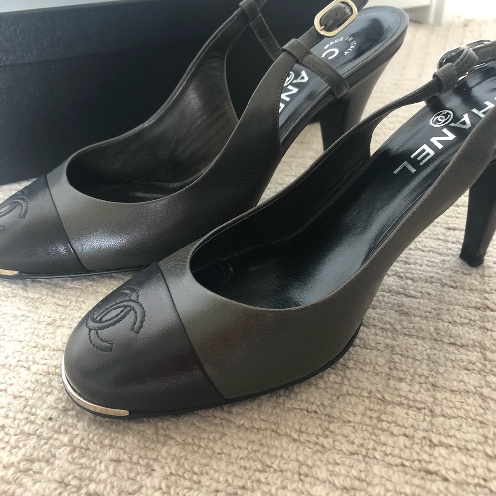 ✨Flash Sale✨Chanel CC Leather Slingback Heel - Picture 6 of 8
